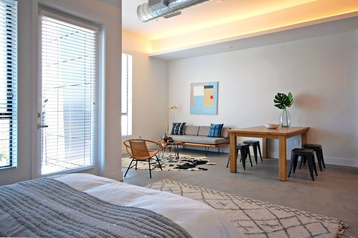 Apartment for rent at 2980 Allesandro St, Los Angeles, CA 90039