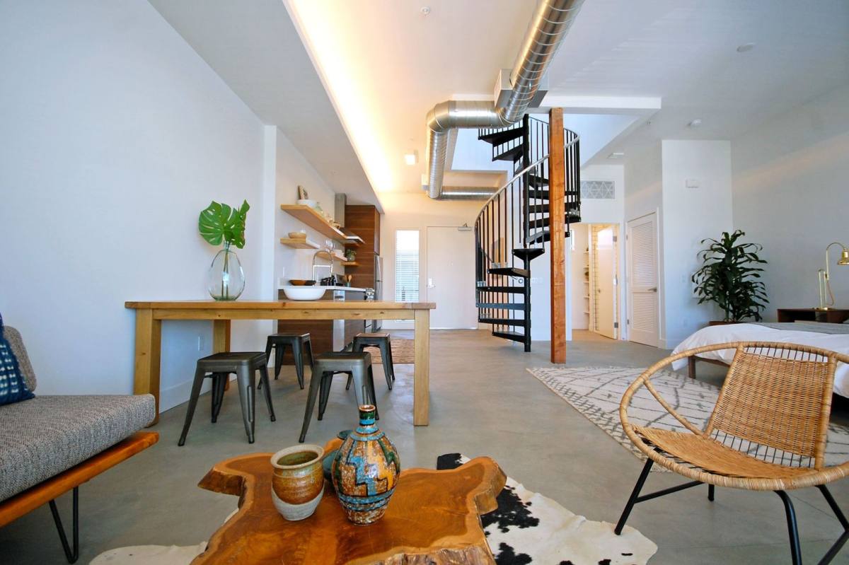 Apartment for rent at 2980 Allesandro St, Los Angeles, CA 90039