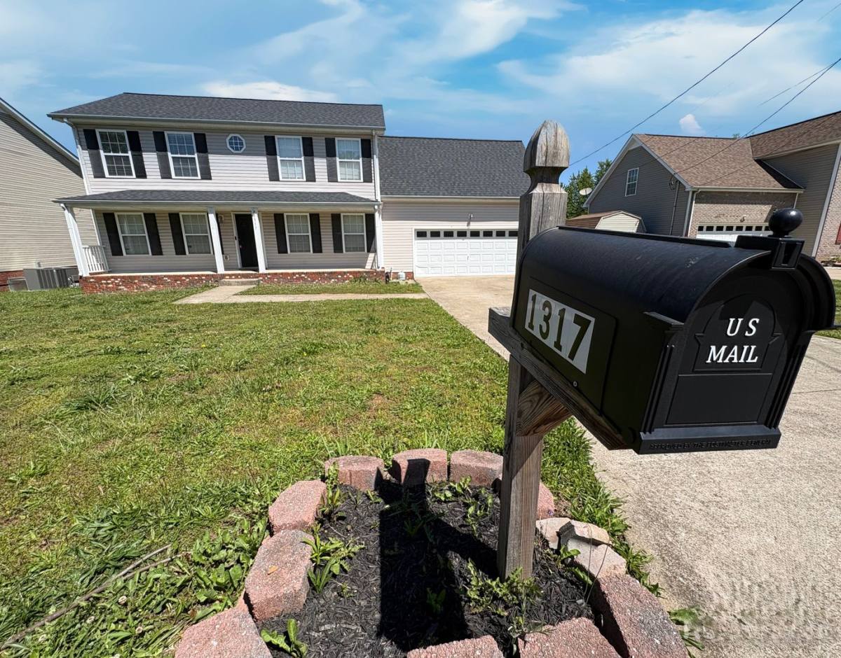 House for rent at 1317 Sunfield Dr, Clarksville, TN 37042
