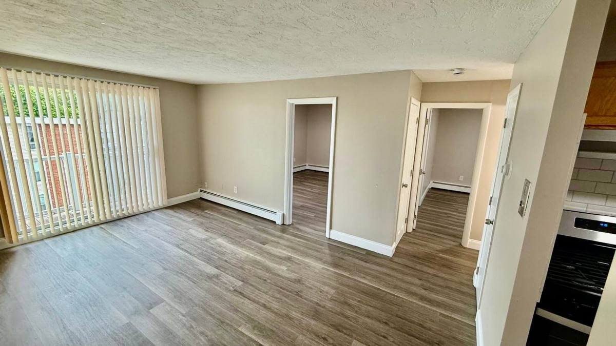 Apartment for rent at 10 Henry Terrace, Worcester, MA 01607