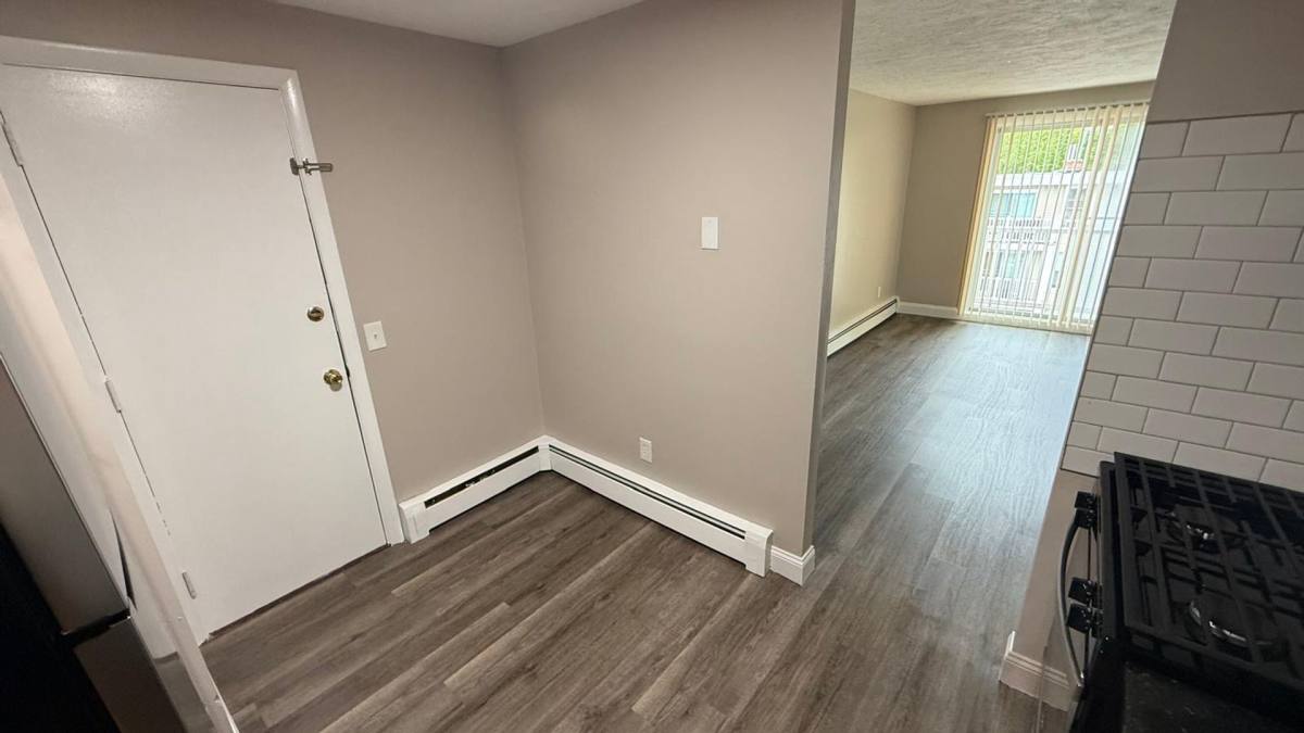 Apartment for rent at 10 Henry Terrace, Worcester, MA 01607