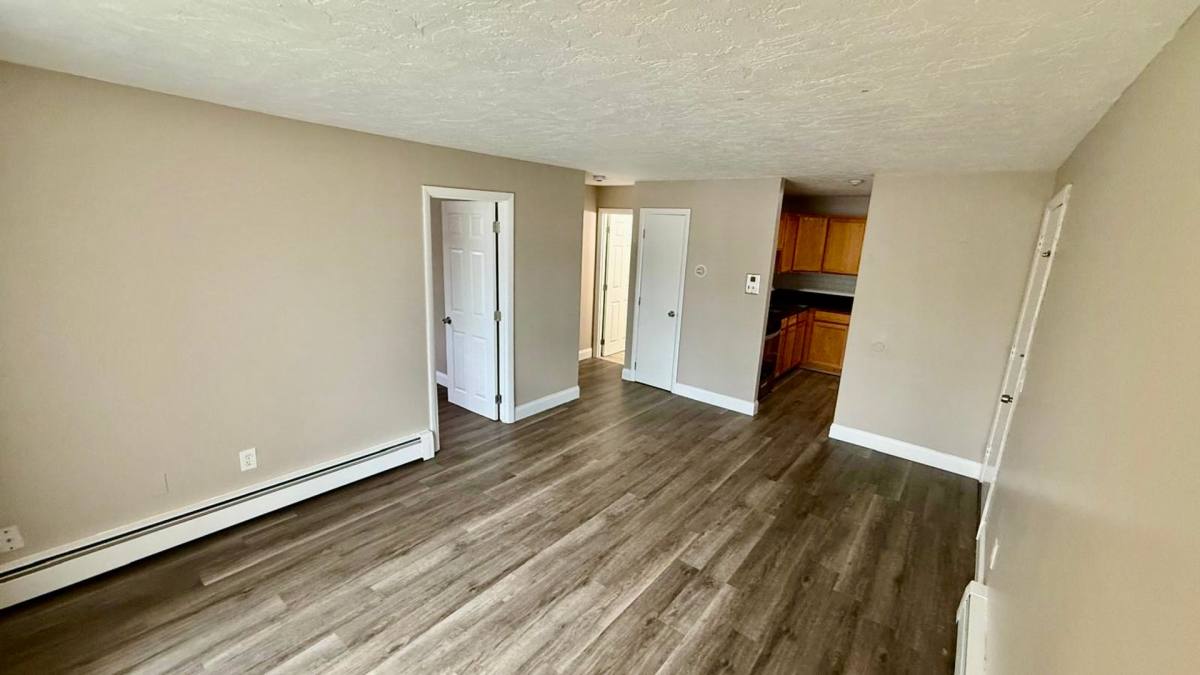 Apartment for rent at 10 Henry Terrace, Worcester, MA 01607