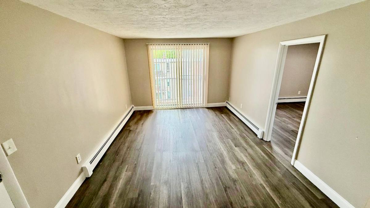 Apartment for rent at 10 Henry Terrace, Worcester, MA 01607