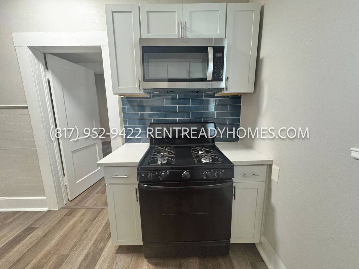 Apartment for rent at 4431 Clay St, Houston, TX 77023