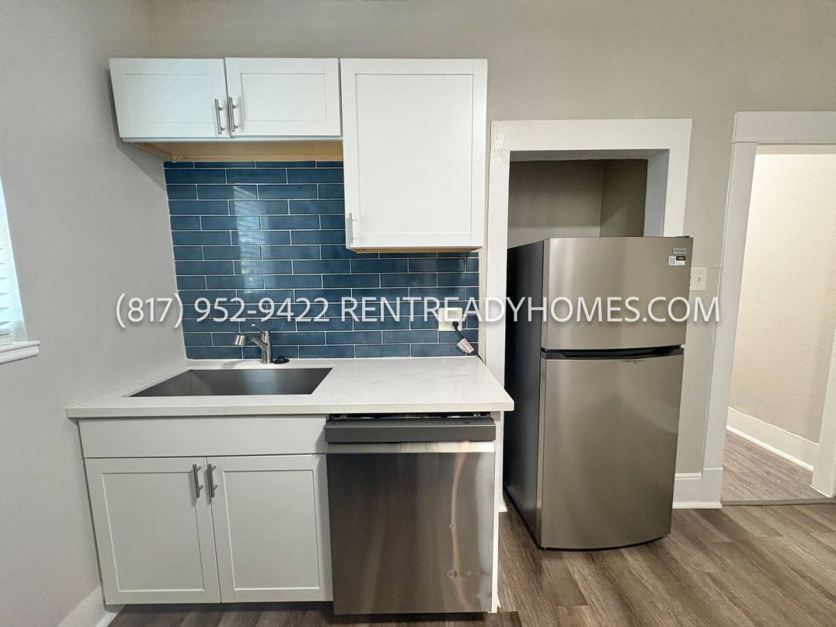 Apartment for rent at 4431 Clay St, Houston, TX 77023
