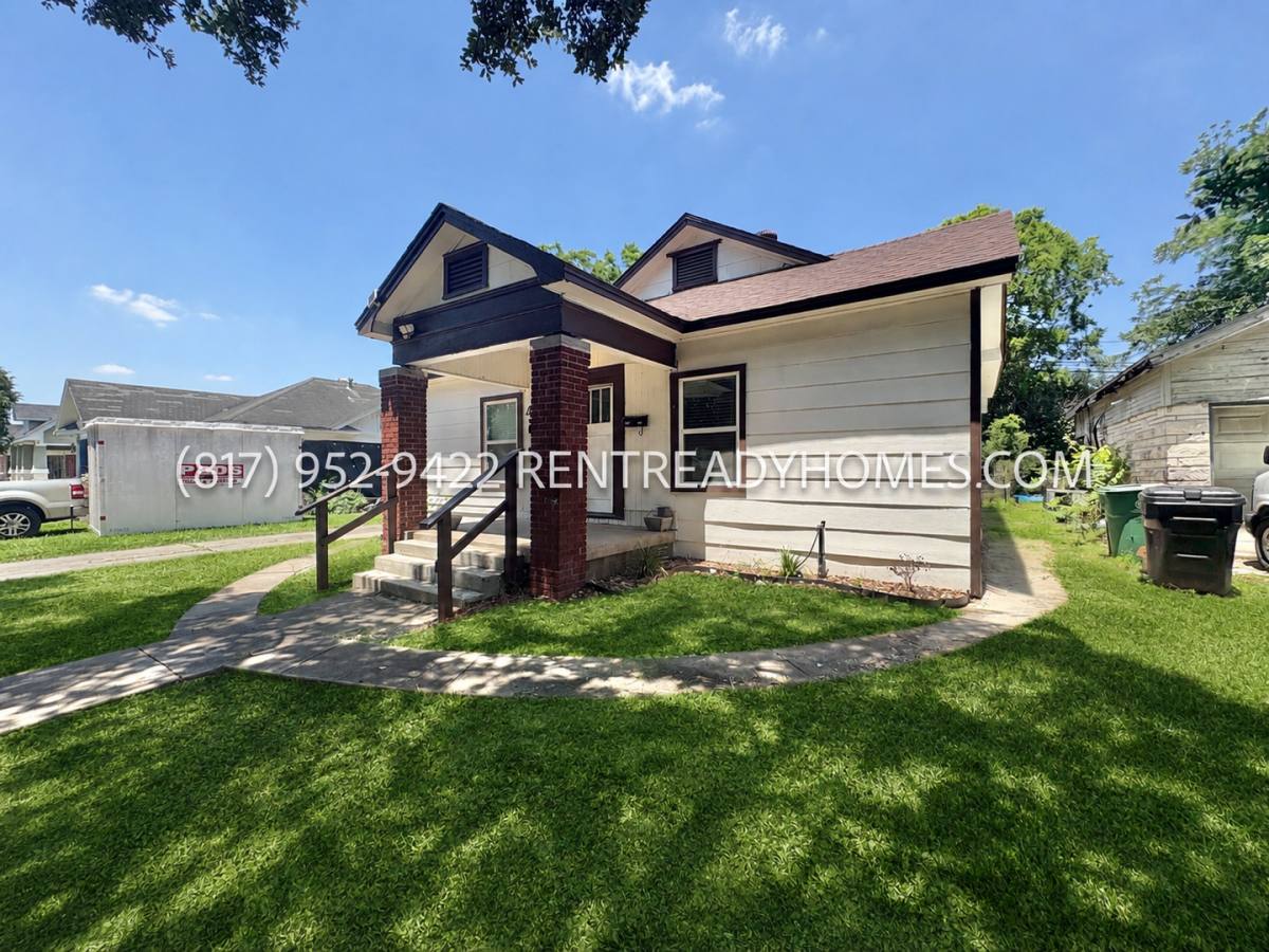 Apartment for rent at 4431 Clay St, Houston, TX 77023
