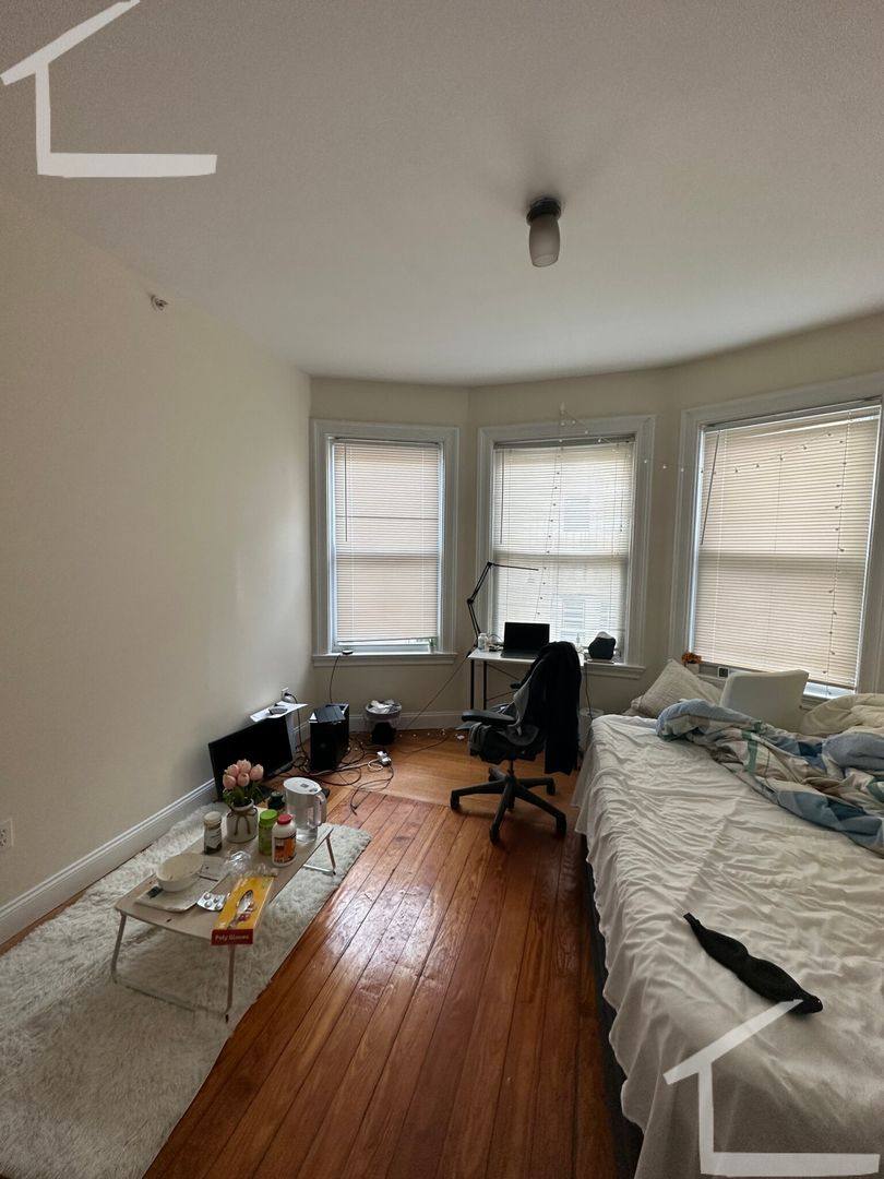 Apartment for rent at 199B Gardner St, West Roxbury, MA 02132