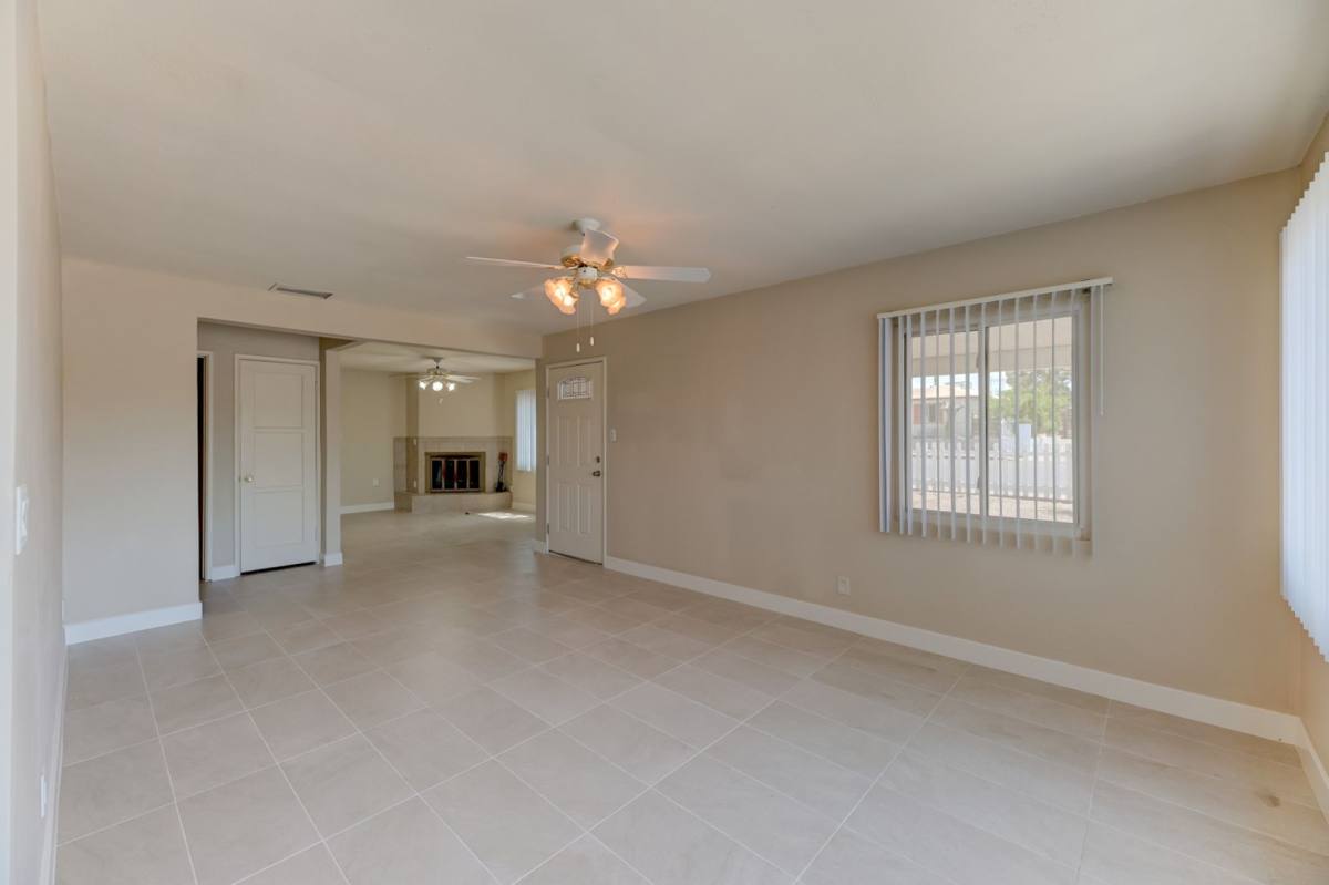 House for rent at 402 Ilmenite Way, Henderson, NV 89015