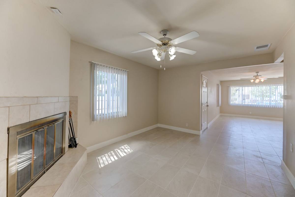 House for rent at 402 Ilmenite Way, Henderson, NV 89015
