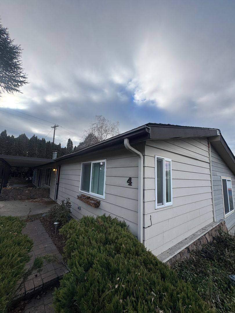 House for rent at 3701 Gun Club Rd, Yakima, WA 98901