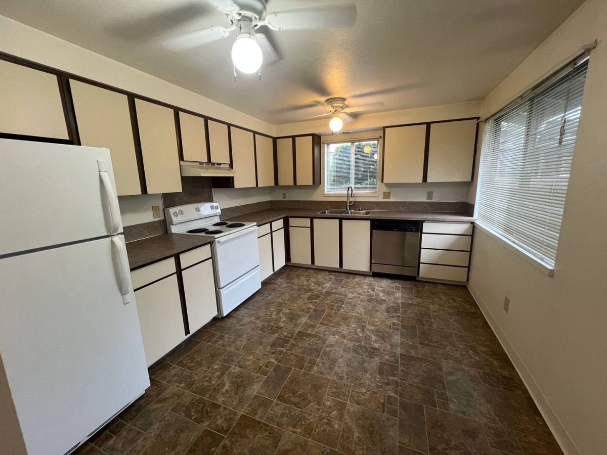 Apartment for rent at 1707 SE 145th Court, Vancouver, WA 98683