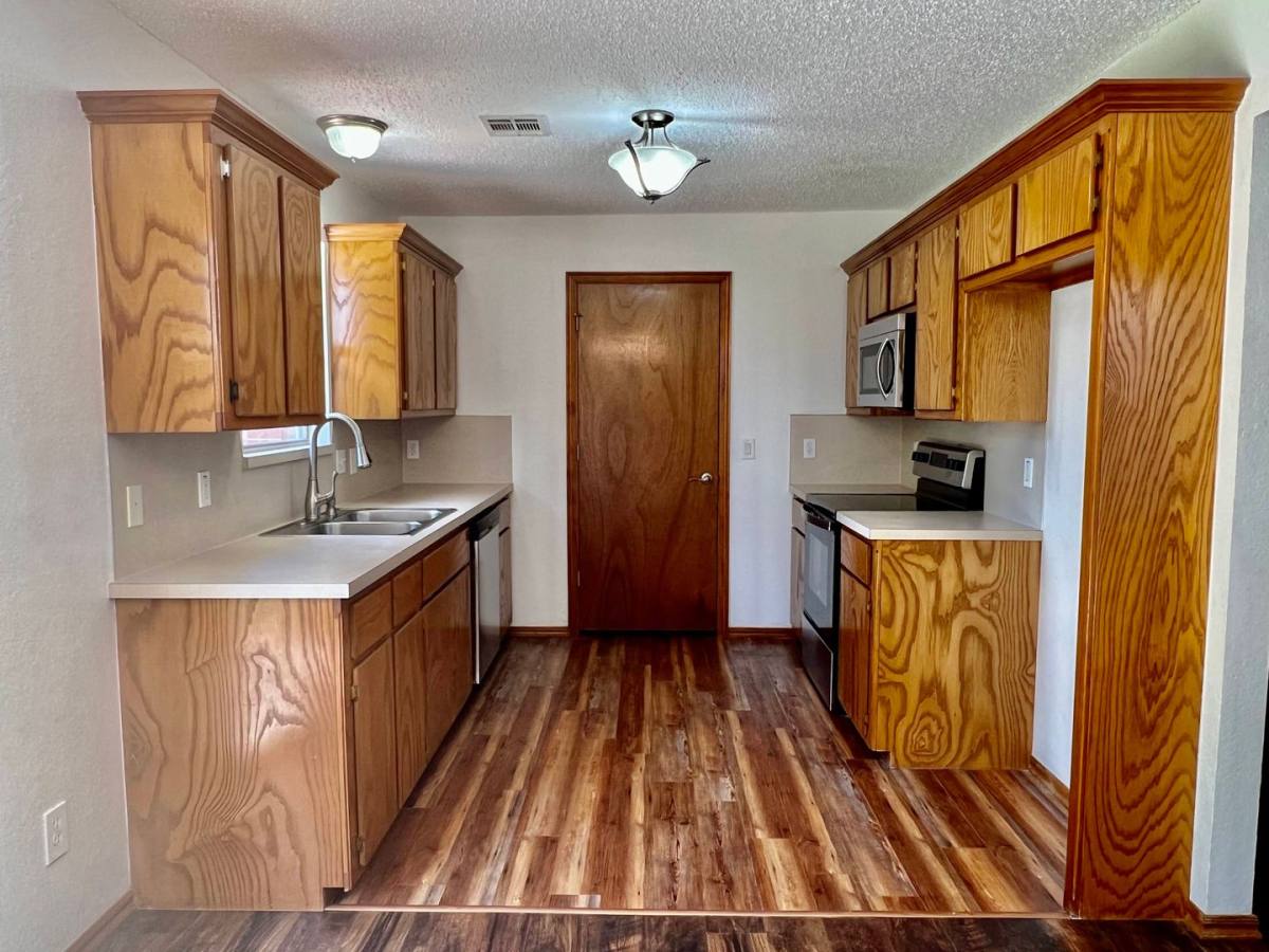 House for rent at 12408 SW 12th St, Yukon, OK 73099