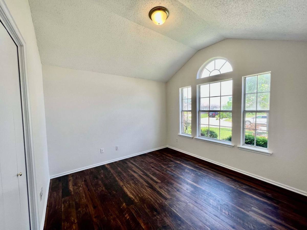 House for rent at 12408 SW 12th St, Yukon, OK 73099