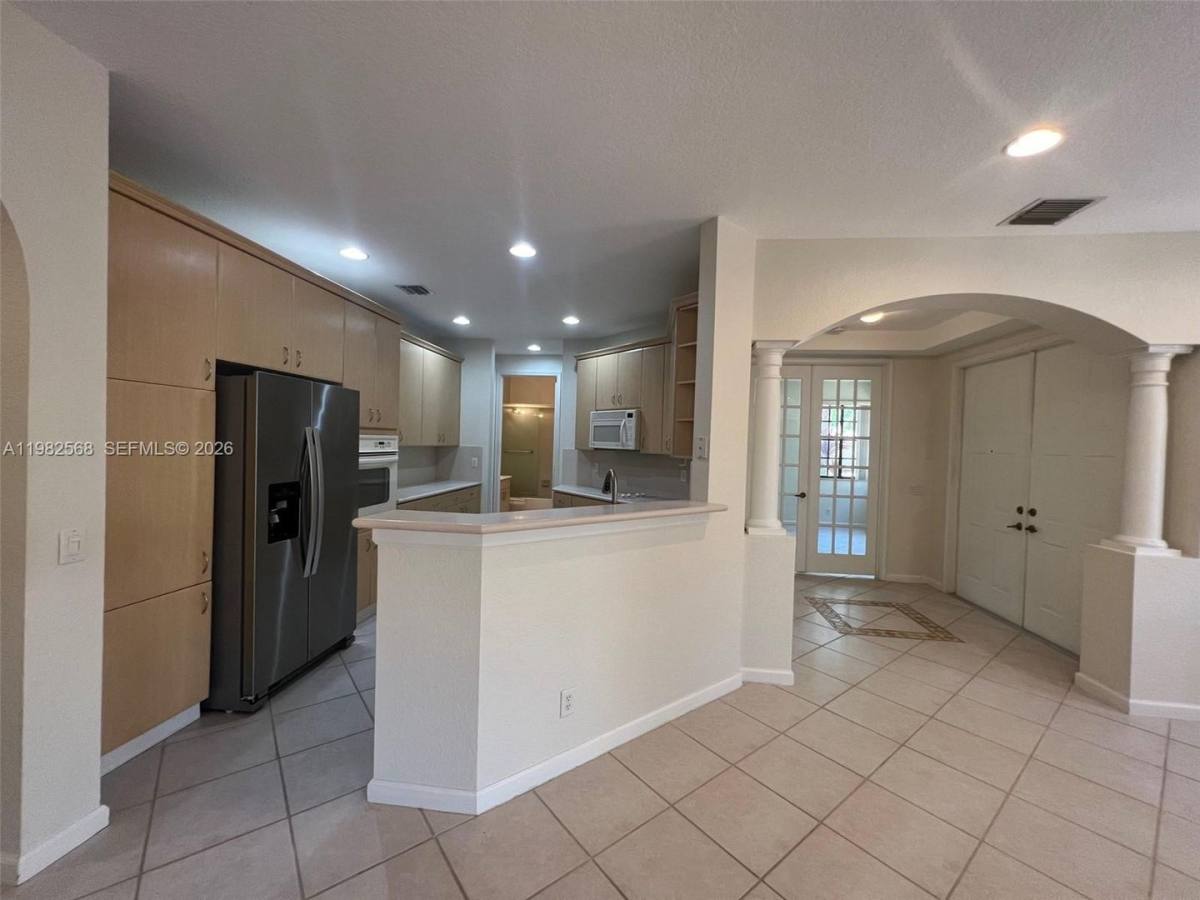 House for rent at 2816 Kinsington Circle 28-1, Fort Lauderdale, FL 33332