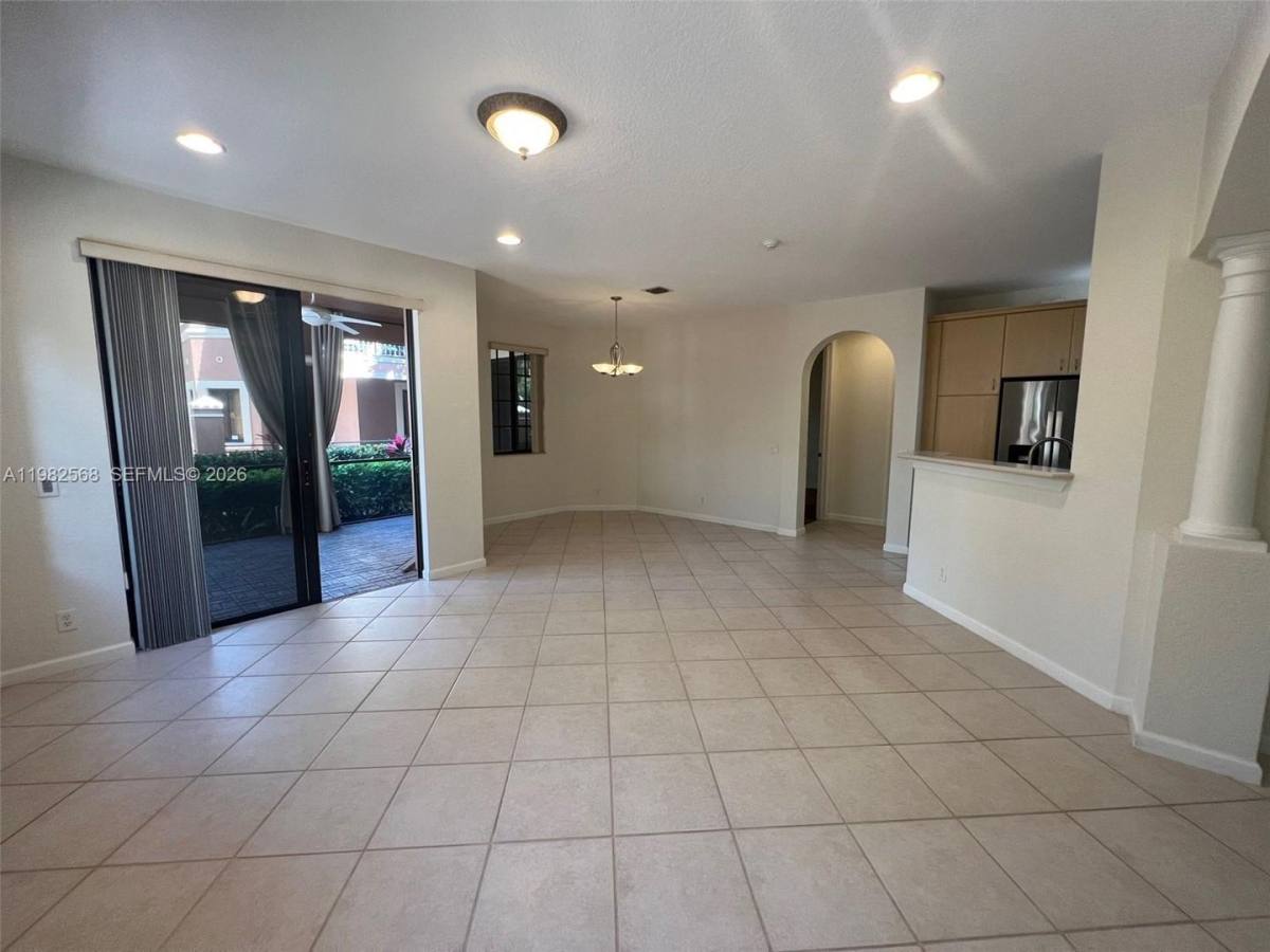 House for rent at 2816 Kinsington Circle 28-1, Fort Lauderdale, FL 33332