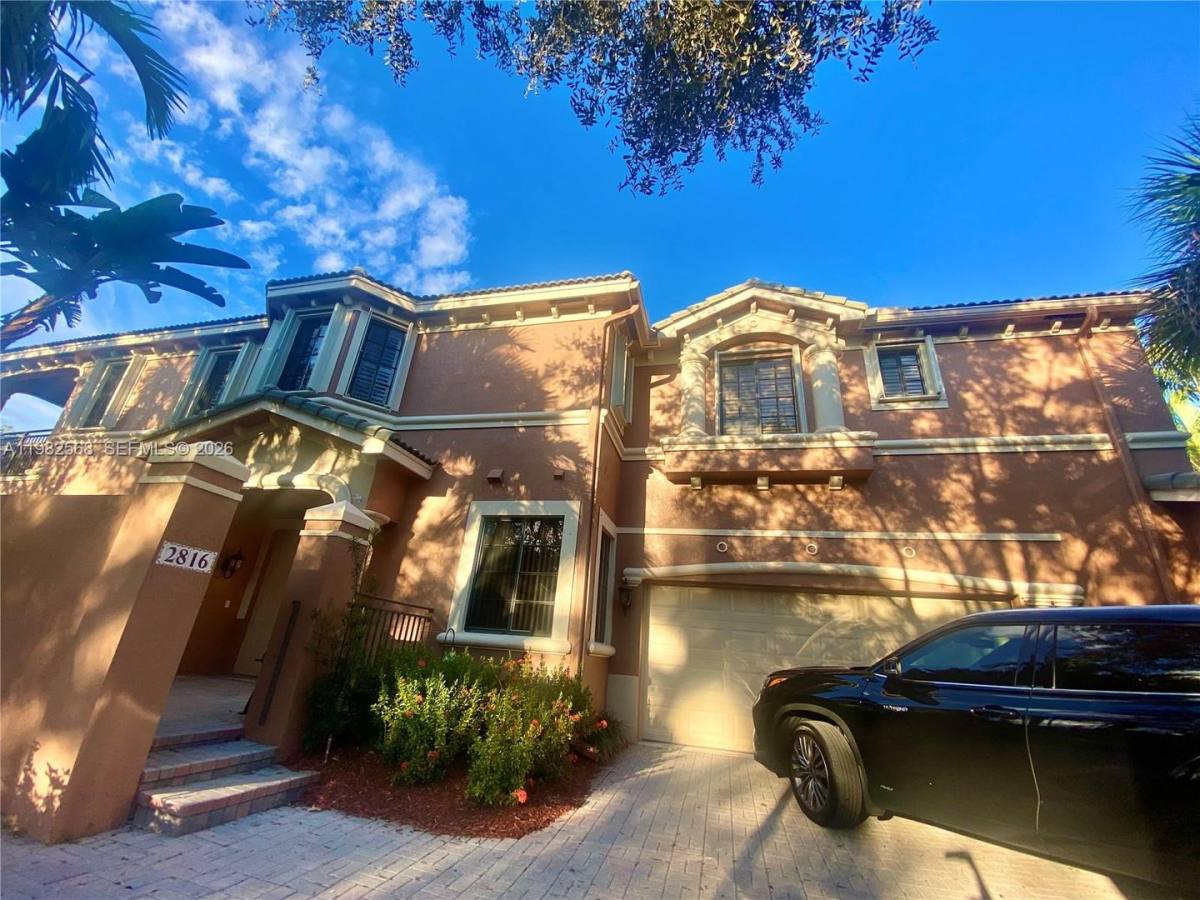 House for rent at 2816 Kinsington Circle 28-1, Fort Lauderdale, FL 33332