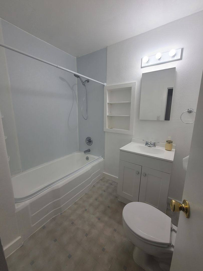 House for rent at 372 SW Donald St, Dallas, OR 97338