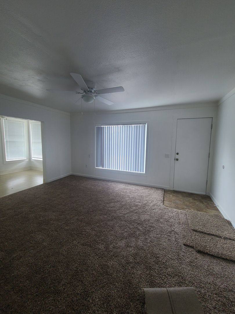 House for rent at 372 SW Donald St, Dallas, OR 97338