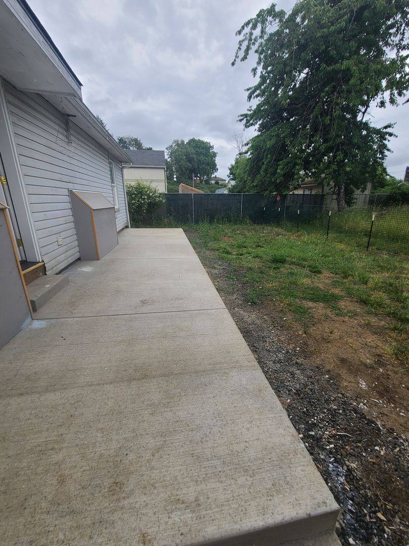 House for rent at 372 SW Donald St, Dallas, OR 97338