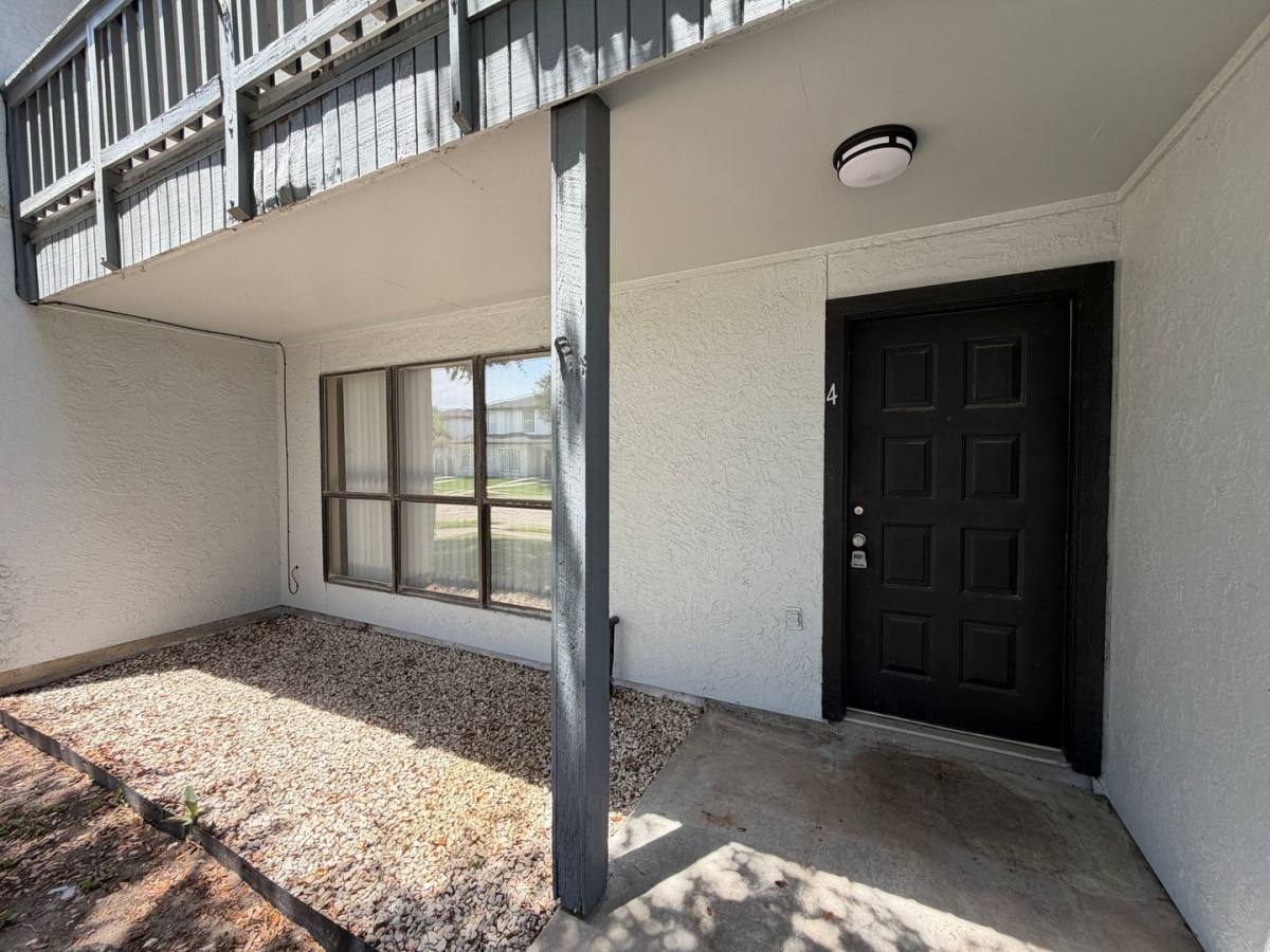 Townhouse for rent at 4226 Walnut Hills Dr, Corpus Christi, TX 78413