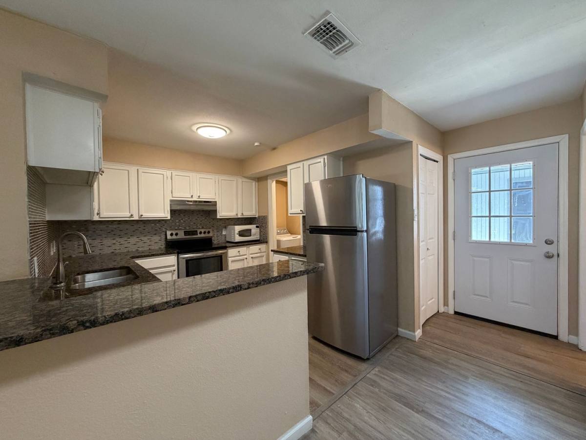 Townhouse for rent at 4226 Walnut Hills Dr, Corpus Christi, TX 78413