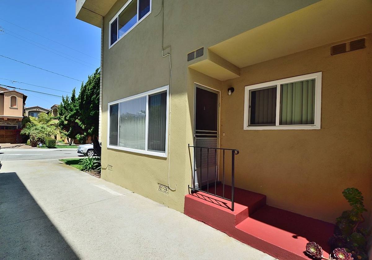 Apartment for rent at 1902 Plant Ave, Redondo Beach, CA 90278