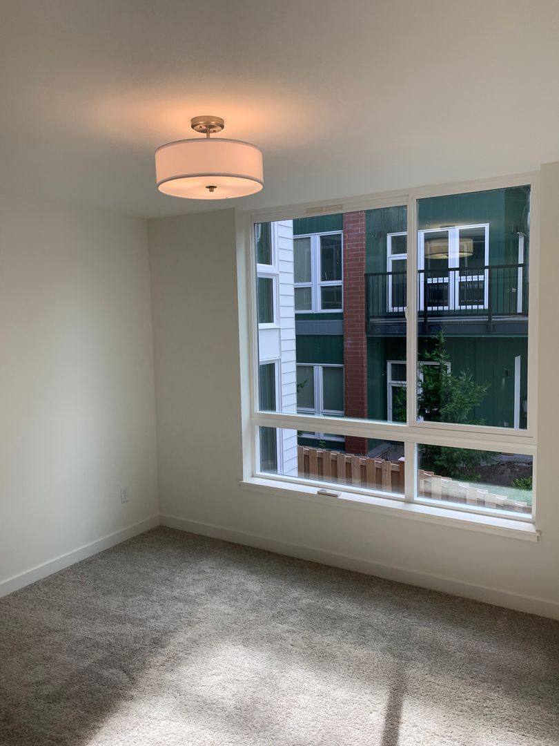 Townhouse for rent at 2024 D NE, Seattle, WA 98115