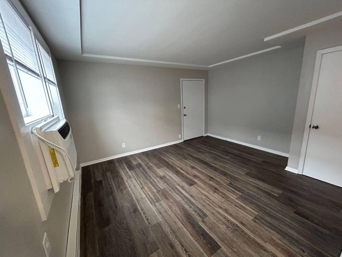Apartment for rent at 1737 Thomas Ave W, Saint Paul, MN 55104