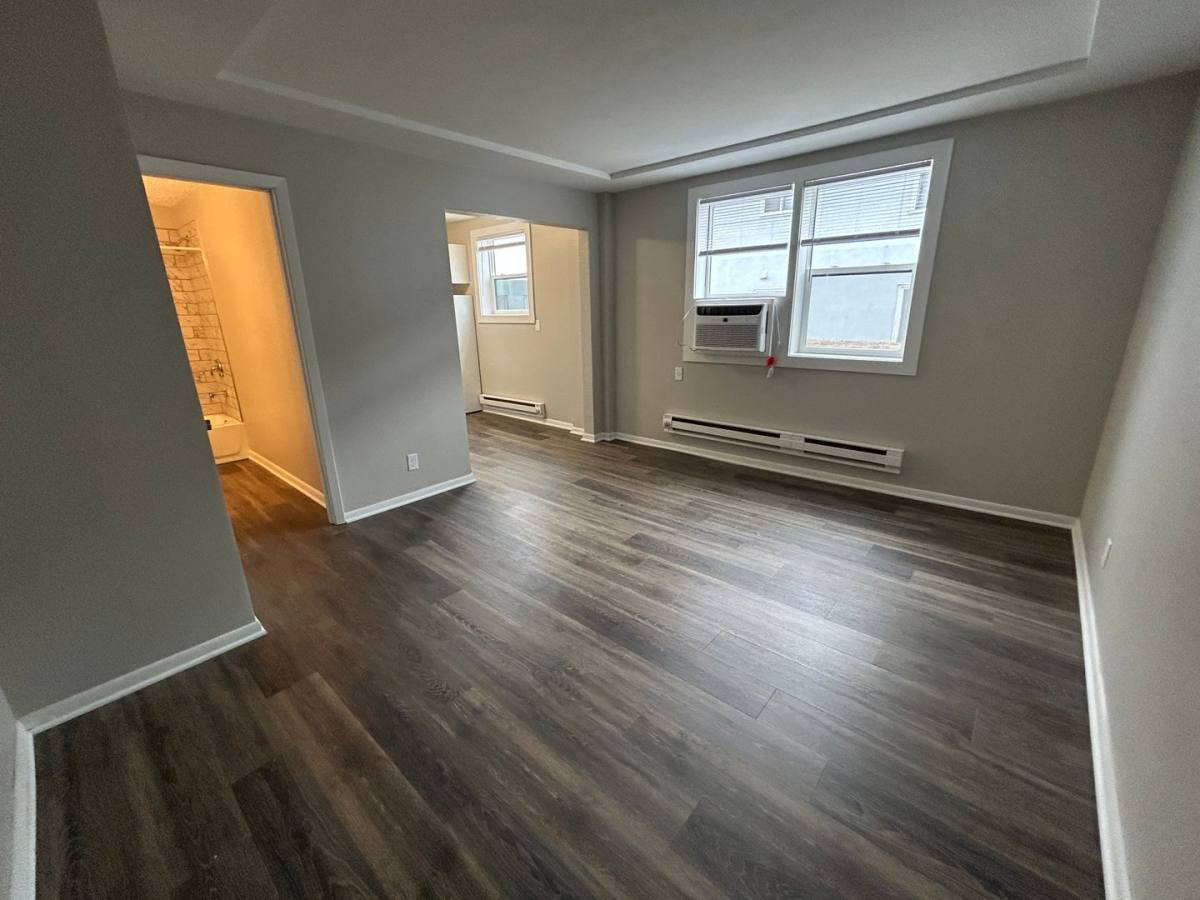 Apartment for rent at 1737 Thomas Ave W, Saint Paul, MN 55104