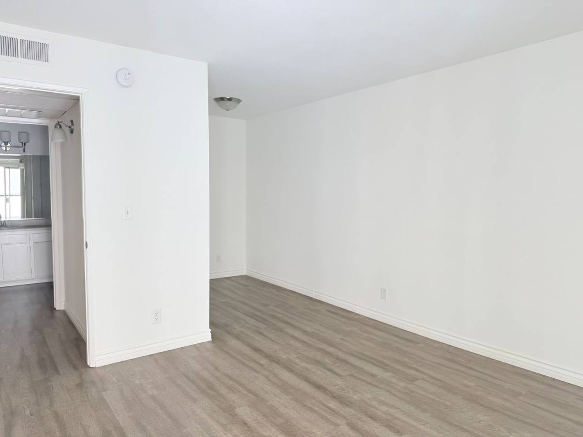 331 S Ardmore Ave, Los Angeles, CA 90020 - Apartment for Rent - Image 4