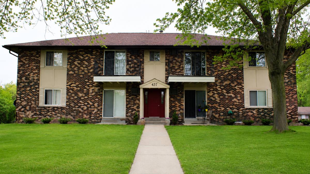 Apartment for rent at 437 Concord Rd, Pewaukee, WI 53072
