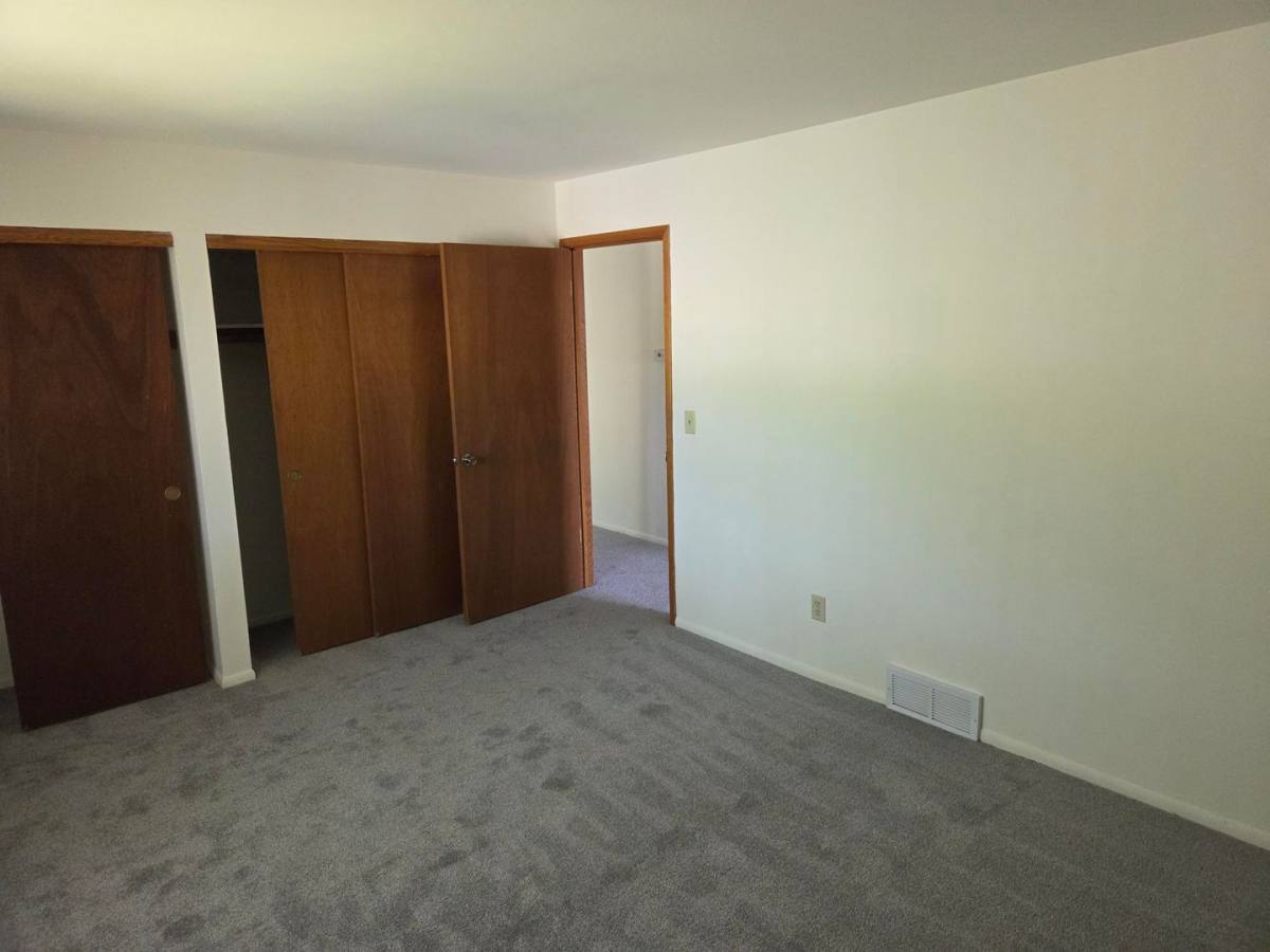 Apartment for rent at 437 Concord Rd, Pewaukee, WI 53072