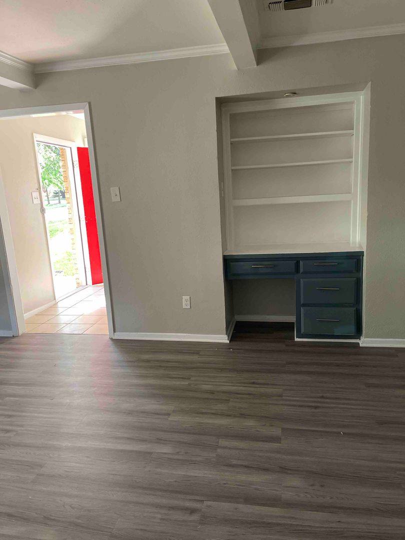 House for rent at 502 E Beltline Rd, Desoto, TX 75115