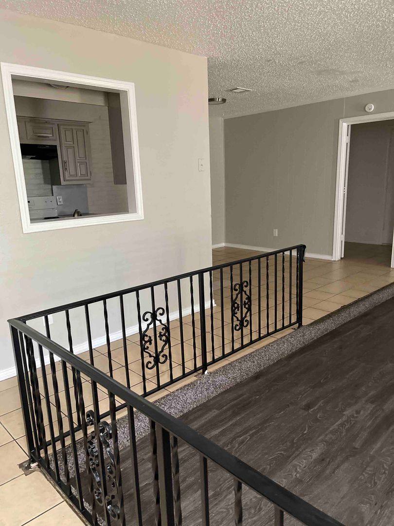 House for rent at 114 Shadybrook Dr, Desoto, TX 75115