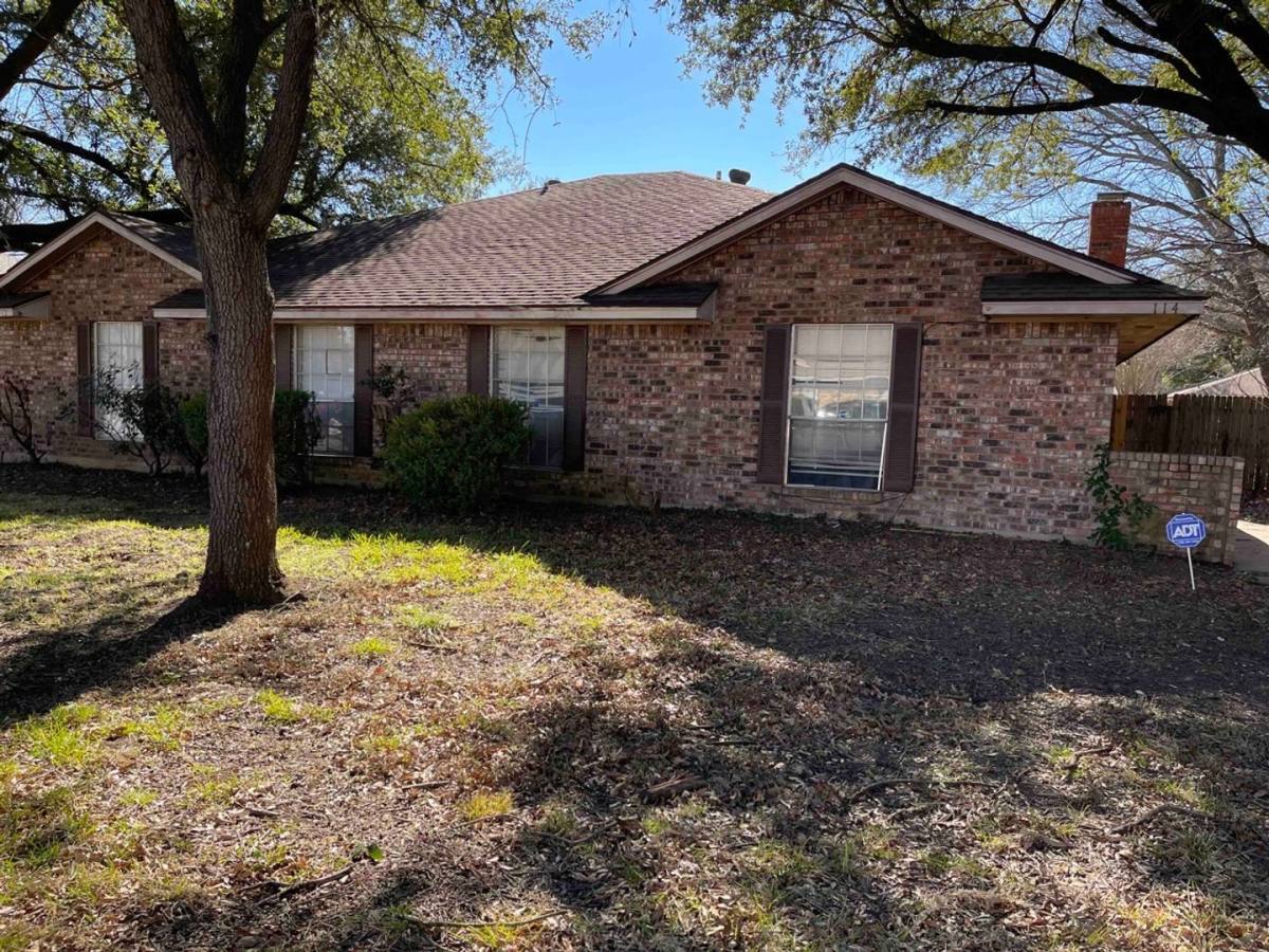 House for rent at 114 Shadybrook Dr, Desoto, TX 75115