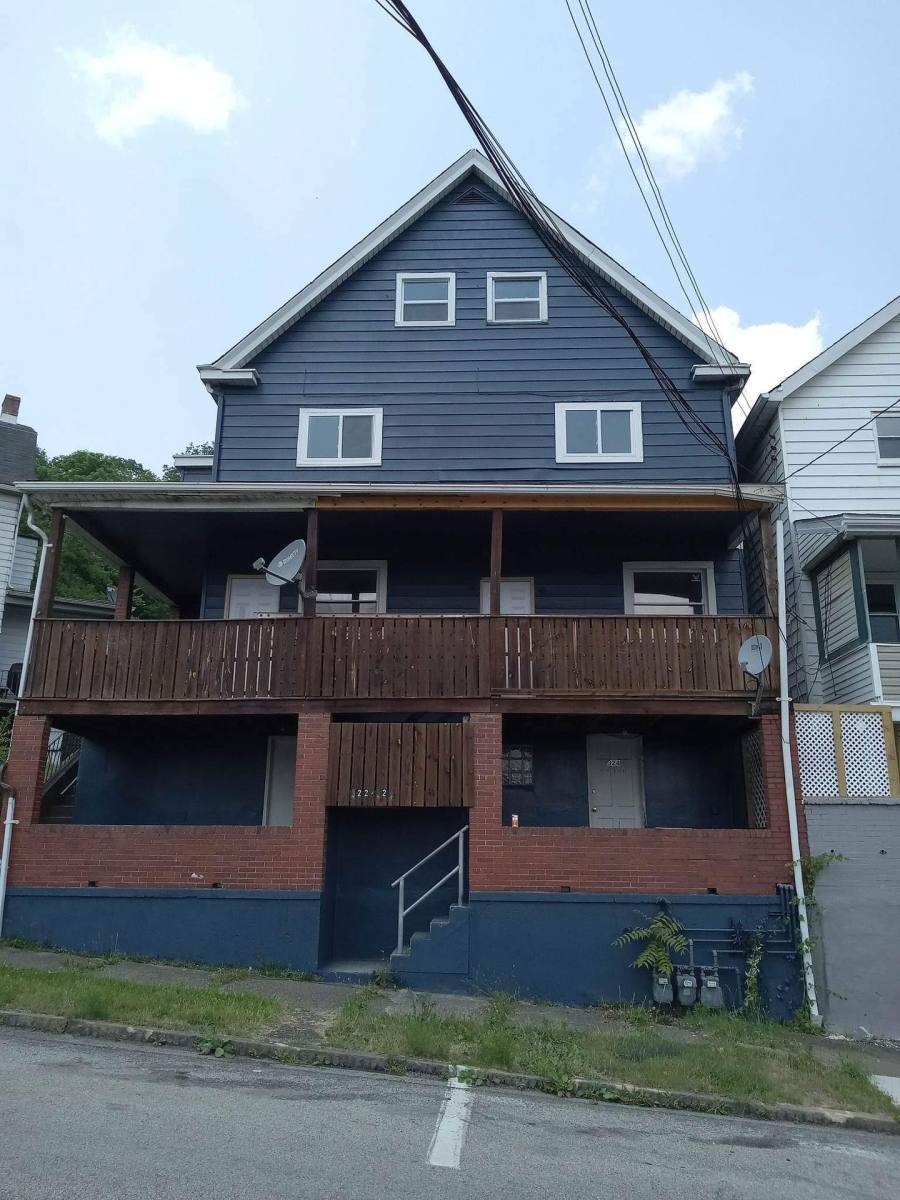 Apartment for rent at 322-324 3rd St, Pitcairn, PA 15140