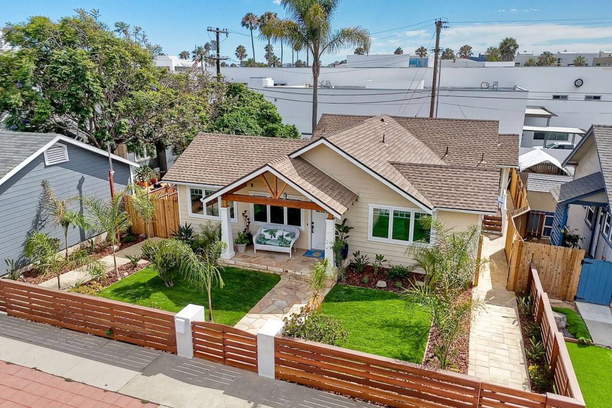Apartment for rent at 409 N Ditmar, Oceanside, CA 92054