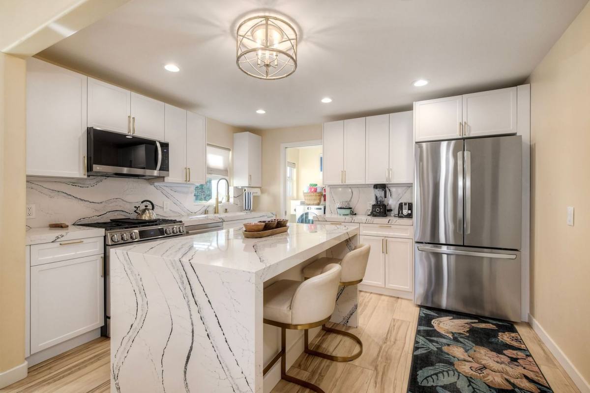 Apartment for rent at 409 N Ditmar, Oceanside, CA 92054