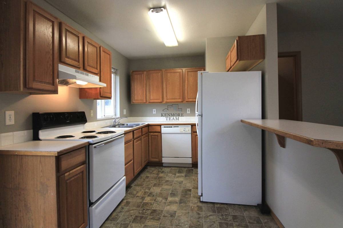 House for rent at 825 S Elm St, Kennewick, WA 99336
