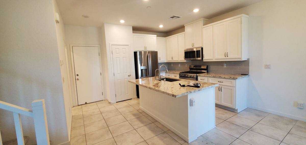 Townhouse for rent at 965 Nevada State Dr, Henderson, NV 89002