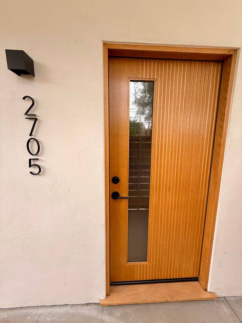 Apartment for rent at 2705 Benedict St, Los Angeles, CA 90039