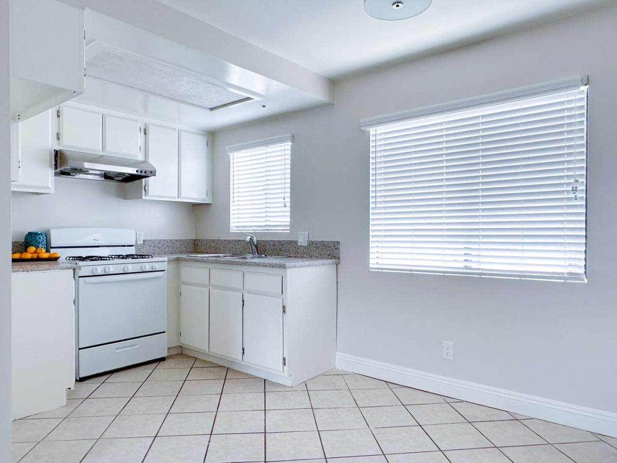 Apartment for rent at 1009 S Benito Ave, Alhambra, CA 91803