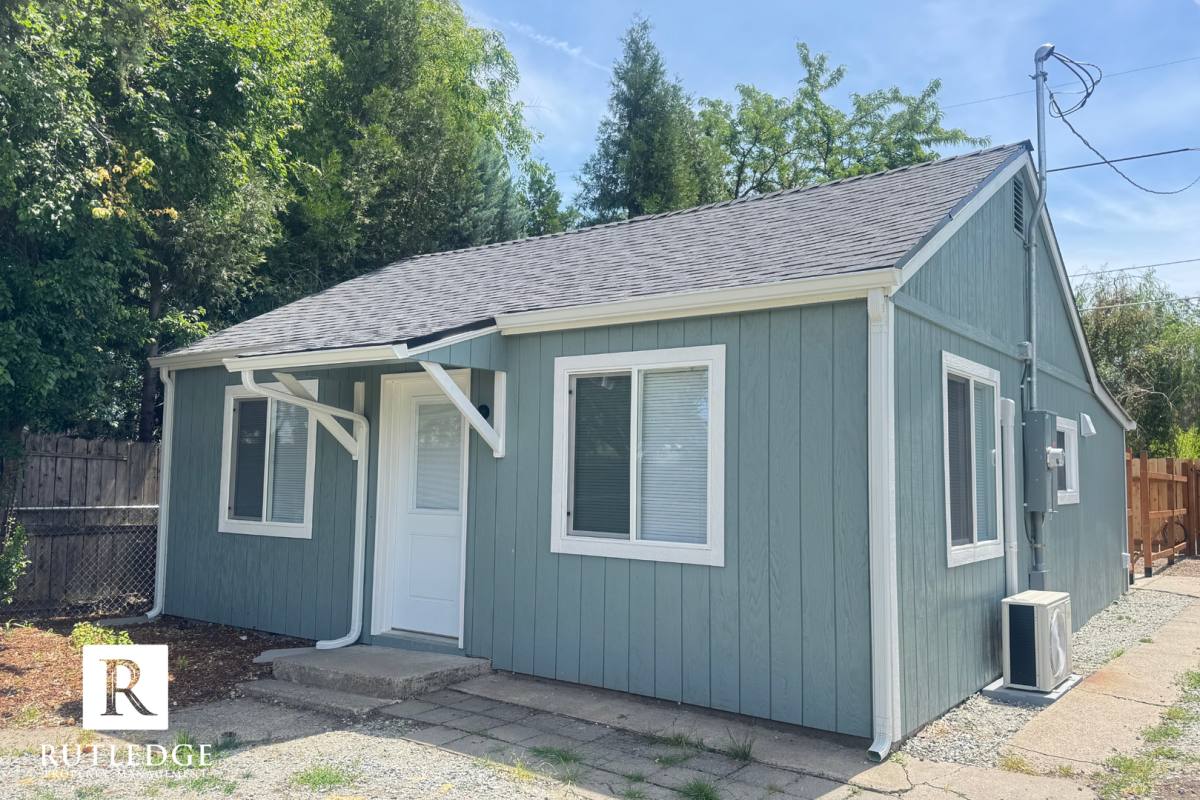 House for rent at 745 Dakota Ave, Medford, OR 97501