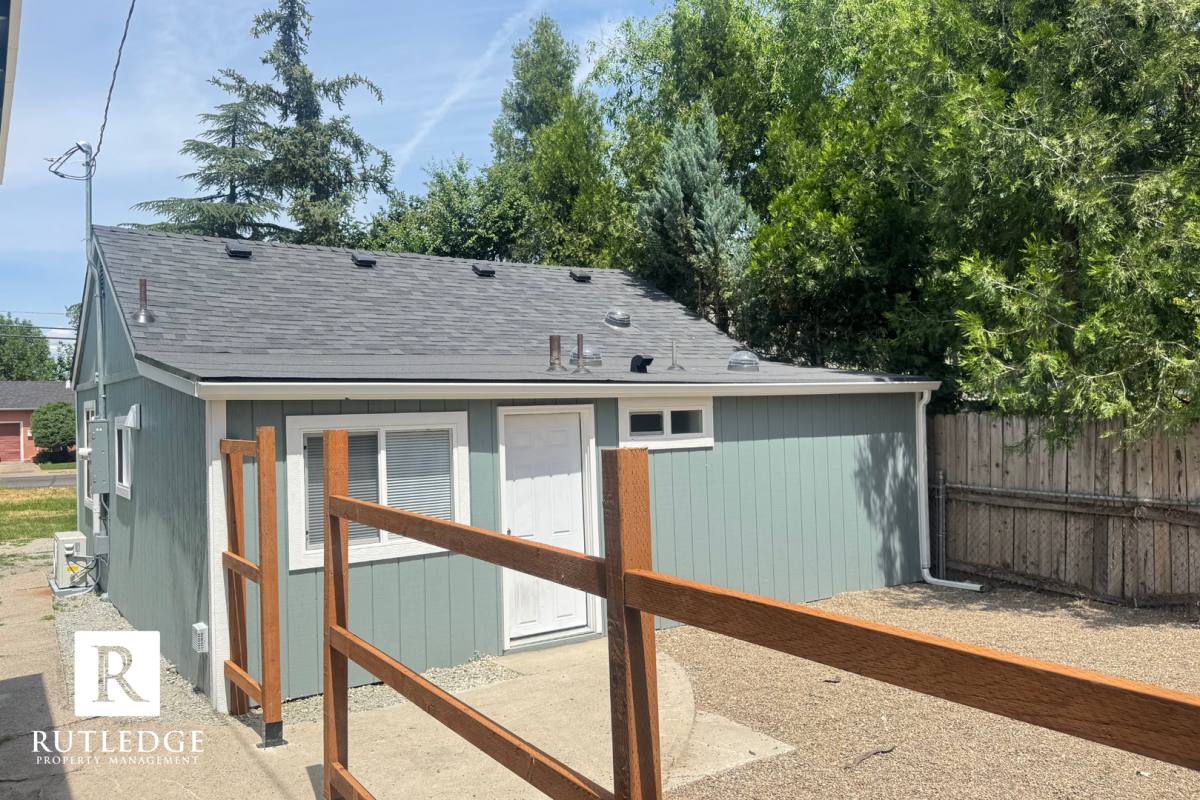 House for rent at 745 Dakota Ave, Medford, OR 97501