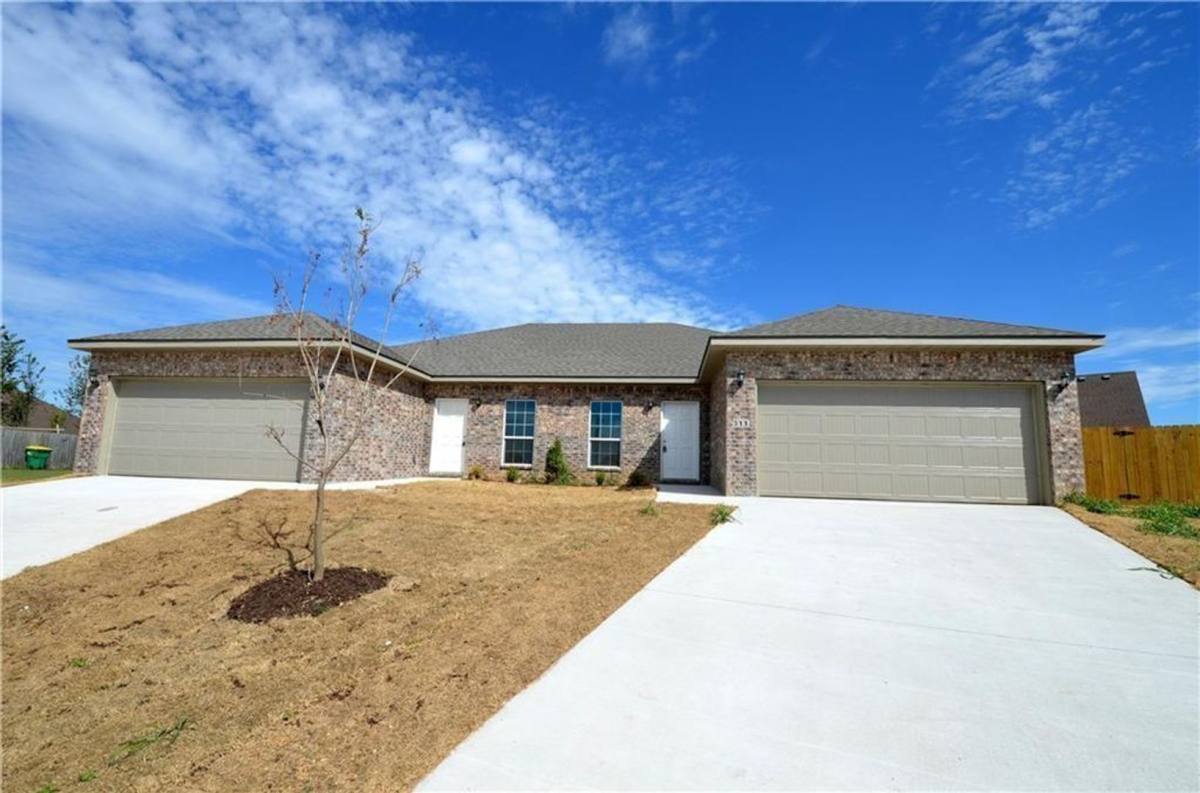 Townhouse for rent at 311 Copper Oaks Dr, Centerton, AR 72719
