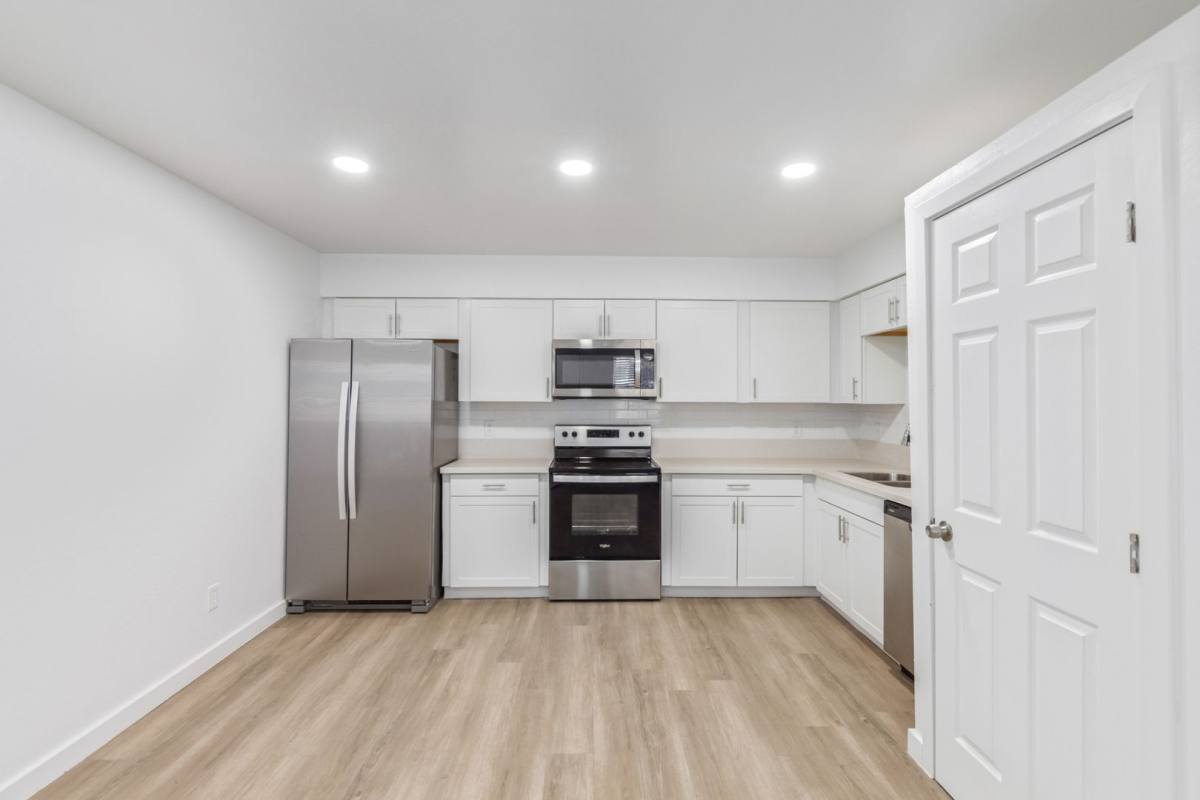 Apartment for rent at 1727 & 1801 W Cholla St, Phoenix, AZ 85029