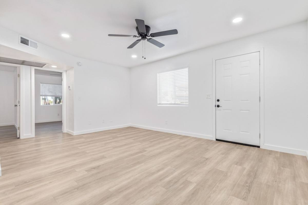 Apartment for rent at 1727 & 1801 W Cholla St, Phoenix, AZ 85029