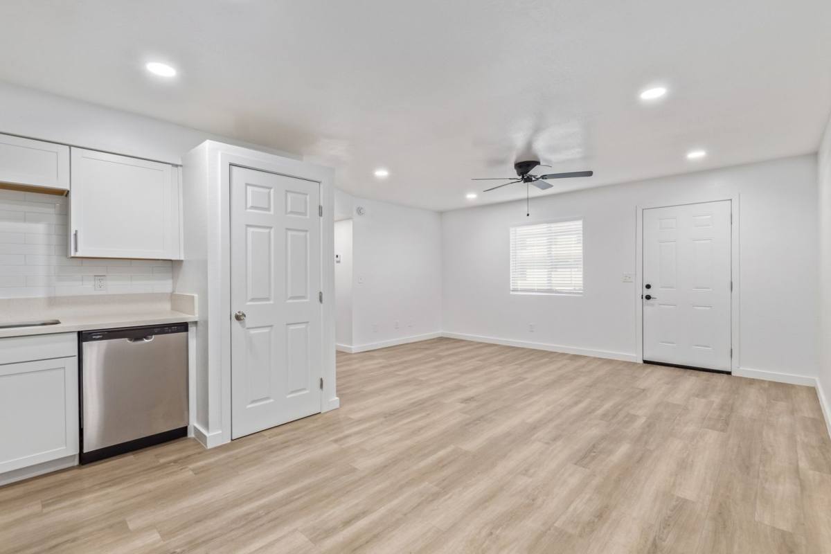 Apartment for rent at 1727 & 1801 W Cholla St, Phoenix, AZ 85029
