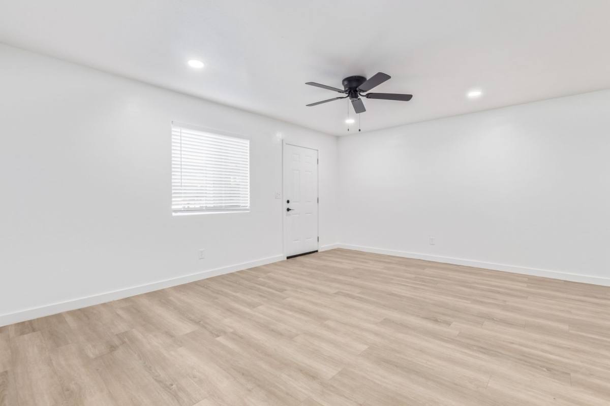 Apartment for rent at 1727 & 1801 W Cholla St, Phoenix, AZ 85029
