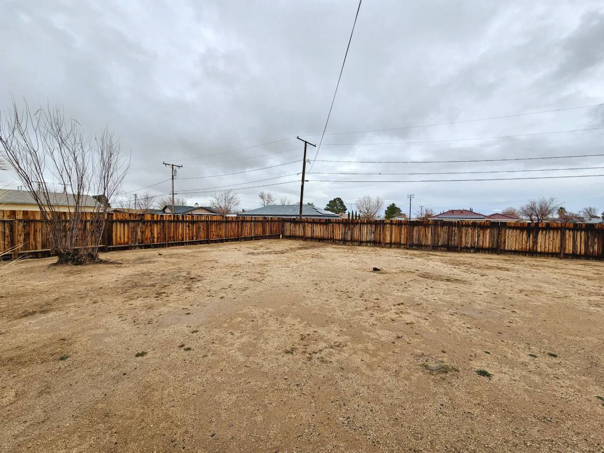 Apartment for rent at 20912 83rd St, California City, CA 93505